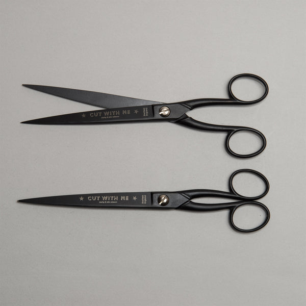Cut with me scissors - black